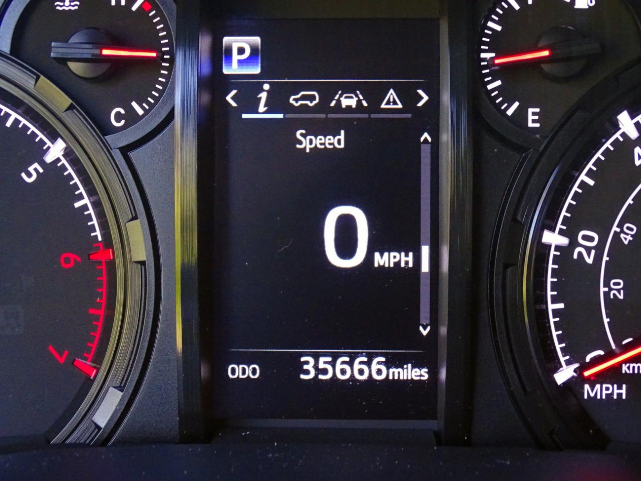 Toyota 4Runner SR5 4WD (Natl) 2024