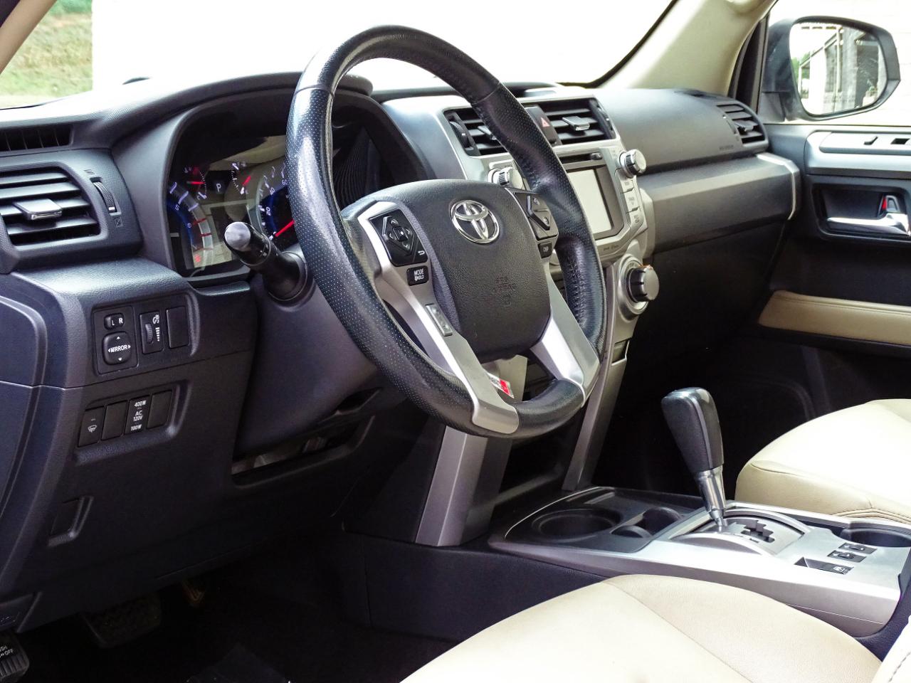 Toyota 4Runner SR5 Premium 2WD (Natl) 2018