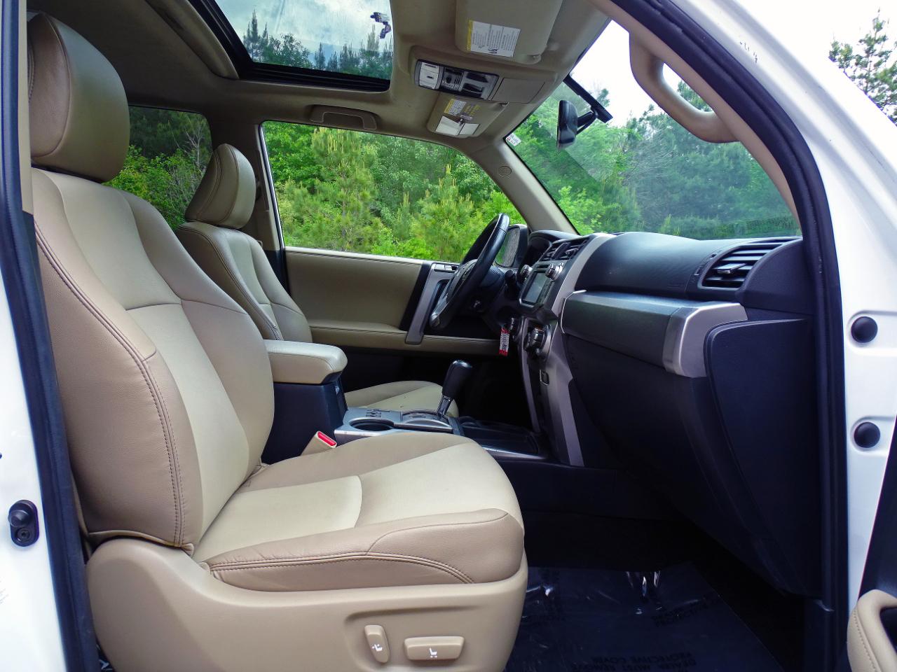 Toyota 4Runner SR5 Premium 2WD (Natl) 2018