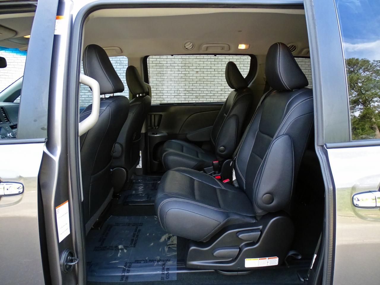 Toyota Sienna SE FWD 8-Passenger (Natl) 2017