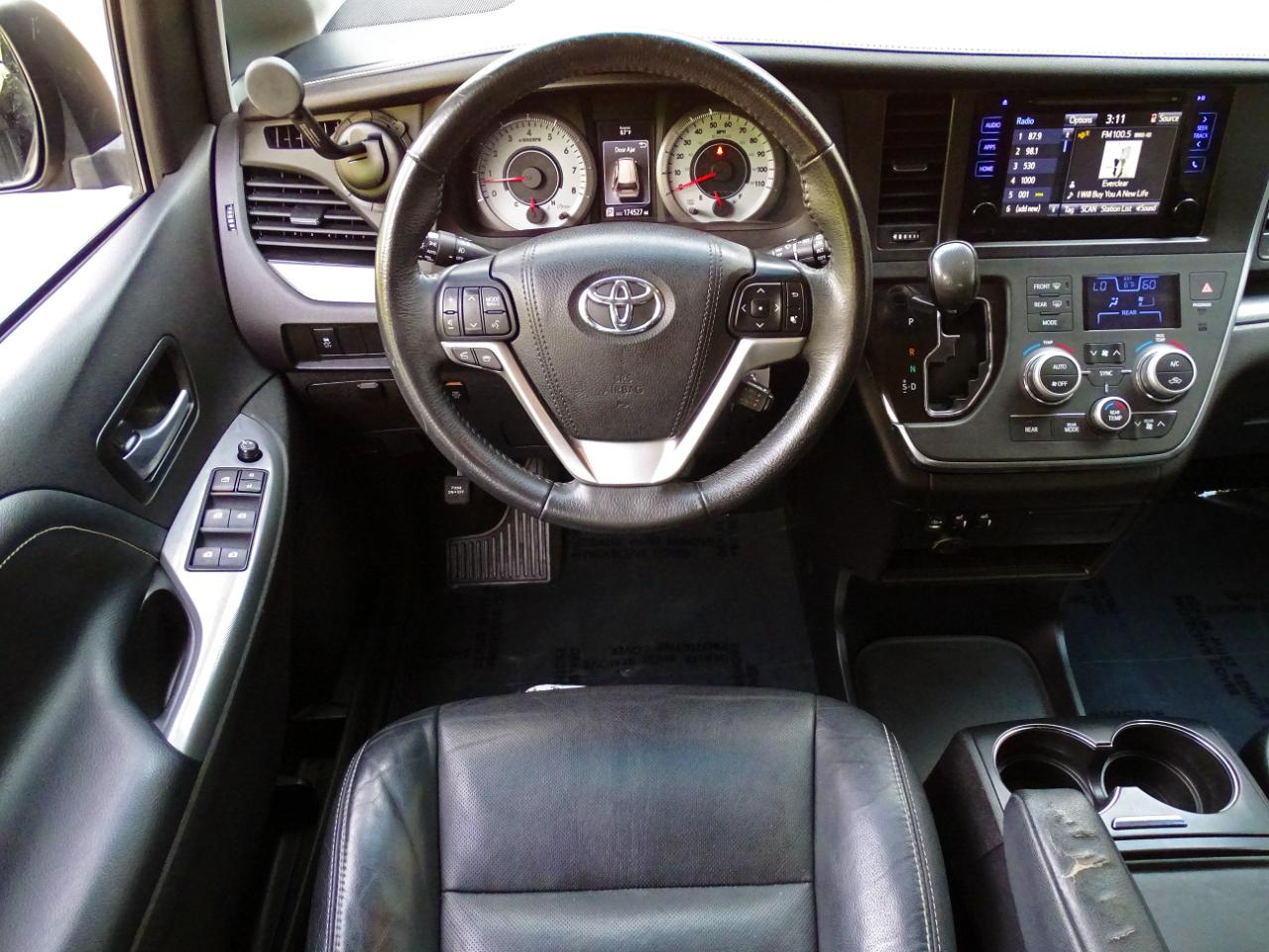 Toyota Sienna SE FWD 8-Passenger (Natl) 2017