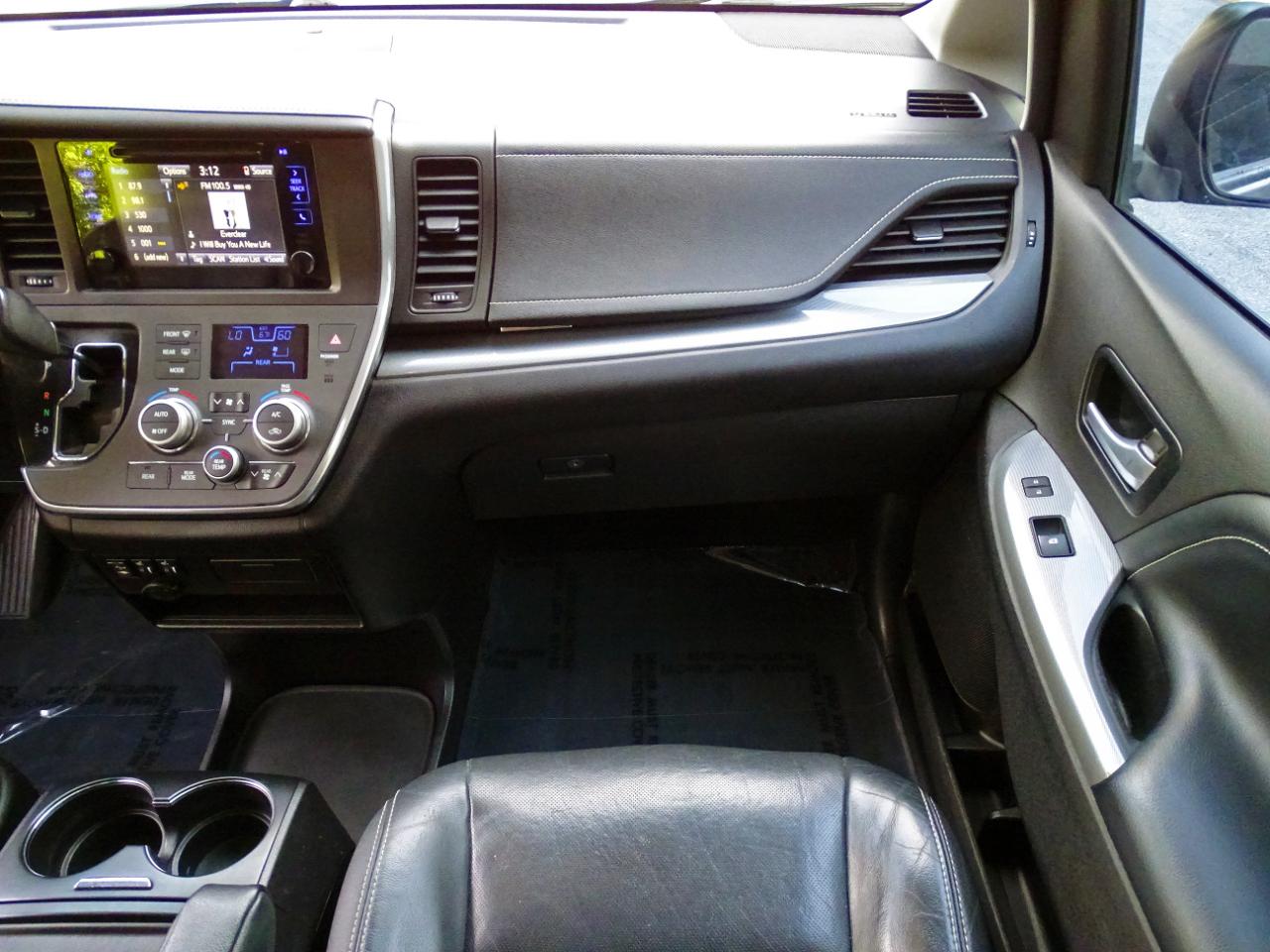 Toyota Sienna SE FWD 8-Passenger (Natl) 2017
