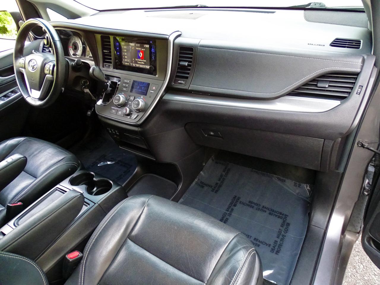 Toyota Sienna SE FWD 8-Passenger (Natl) 2017