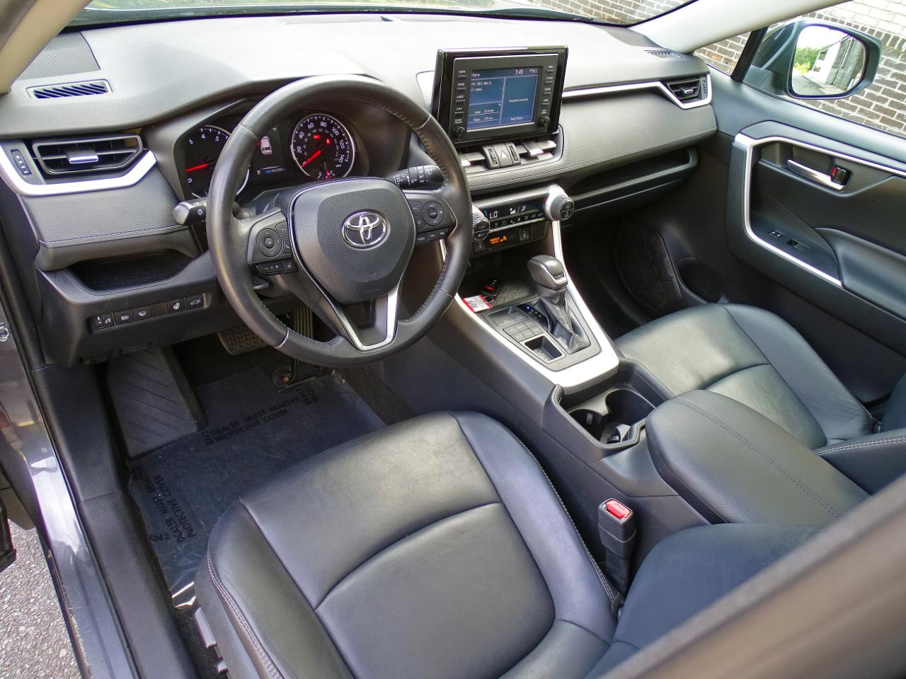 Toyota RAV4 XLE Premium AWD (Natl) 2019