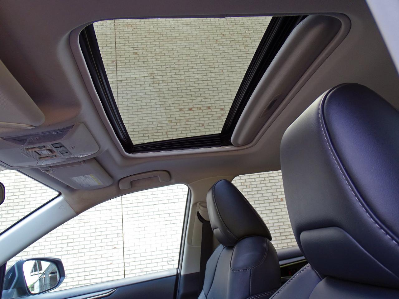 Toyota RAV4 XLE Premium AWD (Natl) 2019