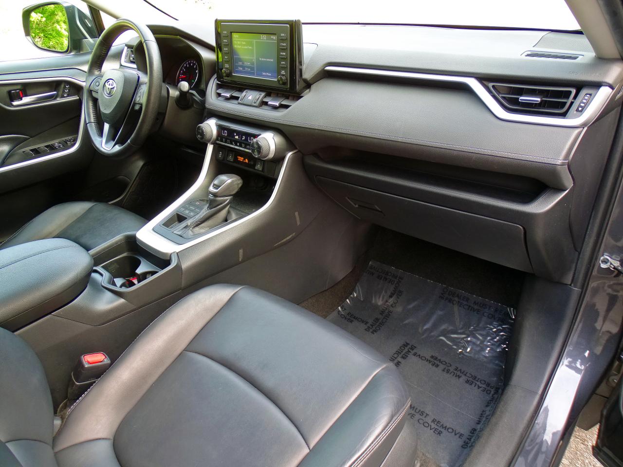 Toyota RAV4 XLE Premium AWD (Natl) 2019