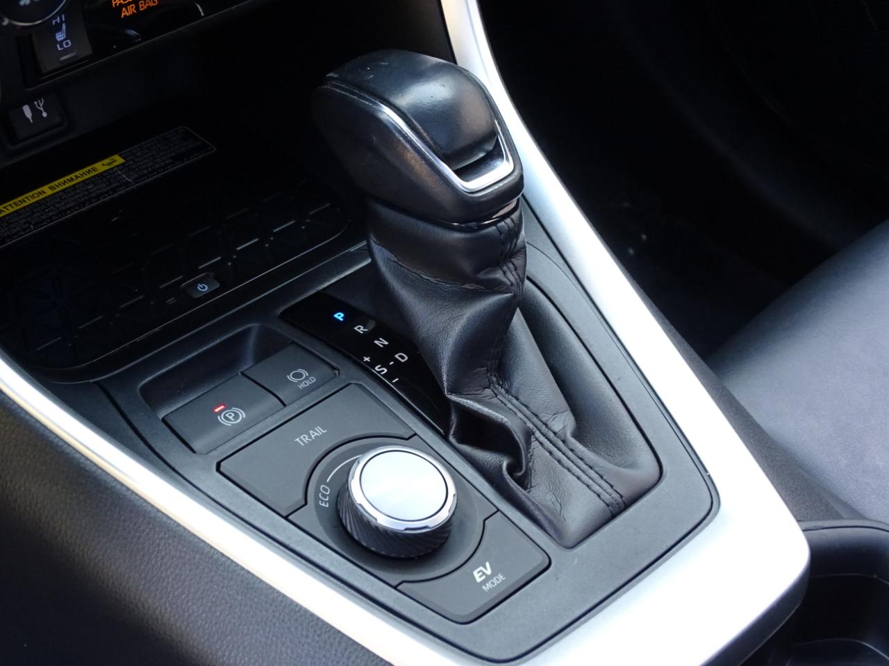 Toyota RAV4 Hybrid XSE AWD (Natl) 2019