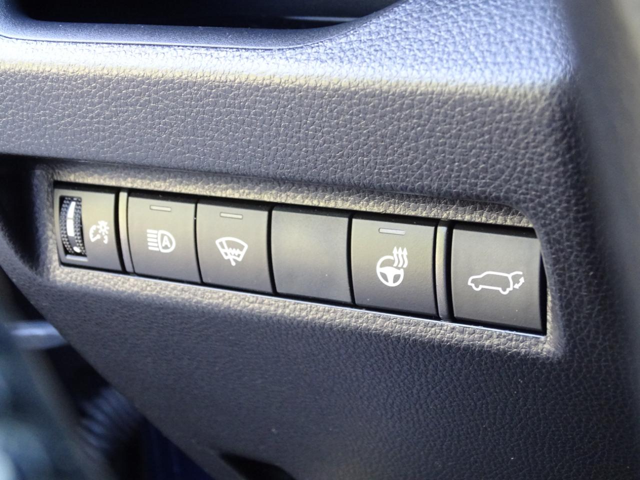 Toyota RAV4 Hybrid XSE AWD (Natl) 2019
