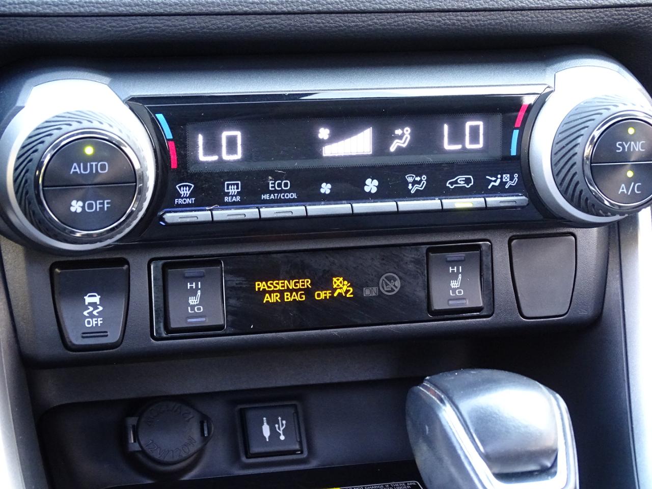 Toyota RAV4 Hybrid XSE AWD (Natl) 2019
