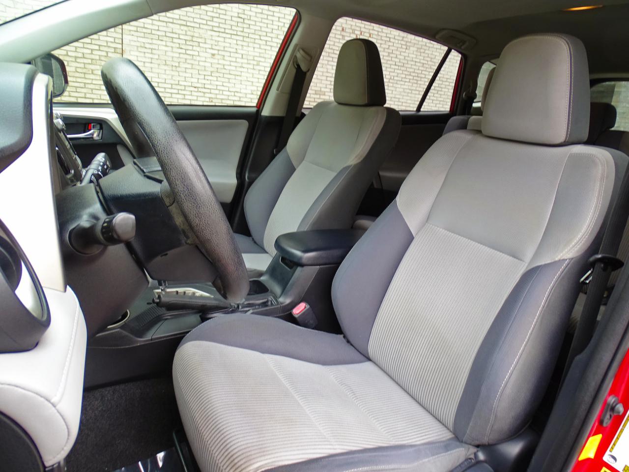 Toyota RAV4 FWD 4dr XLE (Natl) 2014