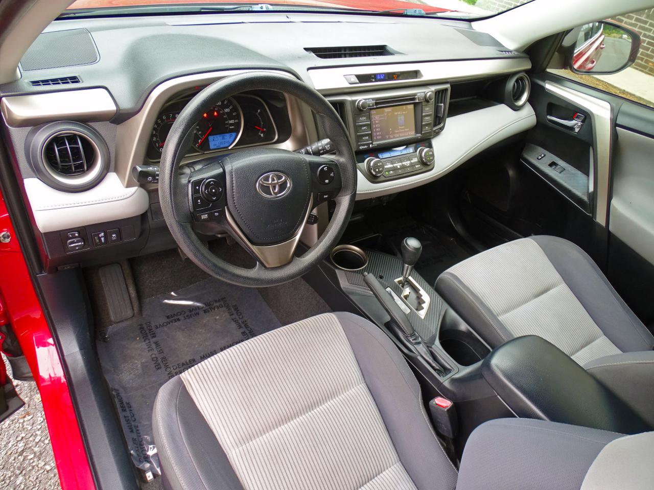Toyota RAV4 FWD 4dr XLE (Natl) 2014