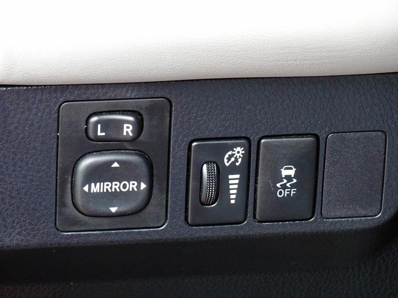 Toyota RAV4 FWD 4dr XLE (Natl) 2014