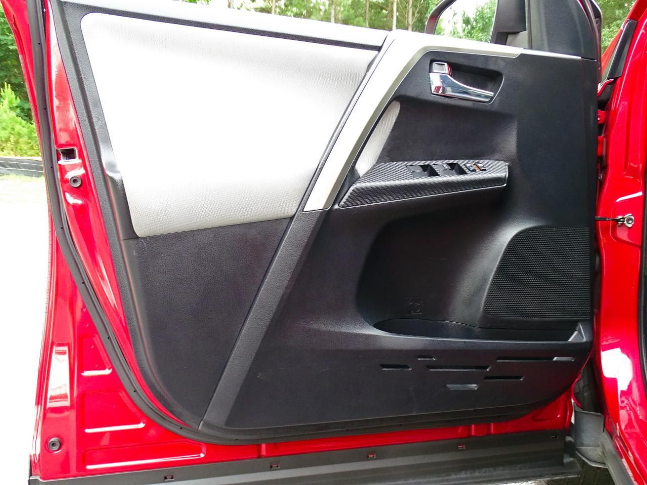 Toyota RAV4 FWD 4dr XLE (Natl) 2014