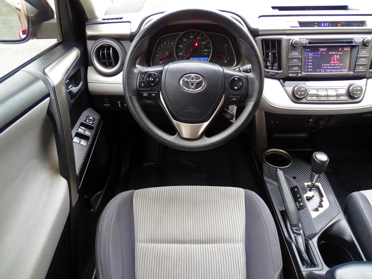 Toyota RAV4 FWD 4dr XLE (Natl) 2014