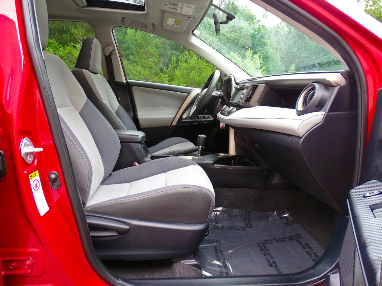 Toyota RAV4 FWD 4dr XLE (Natl) 2014