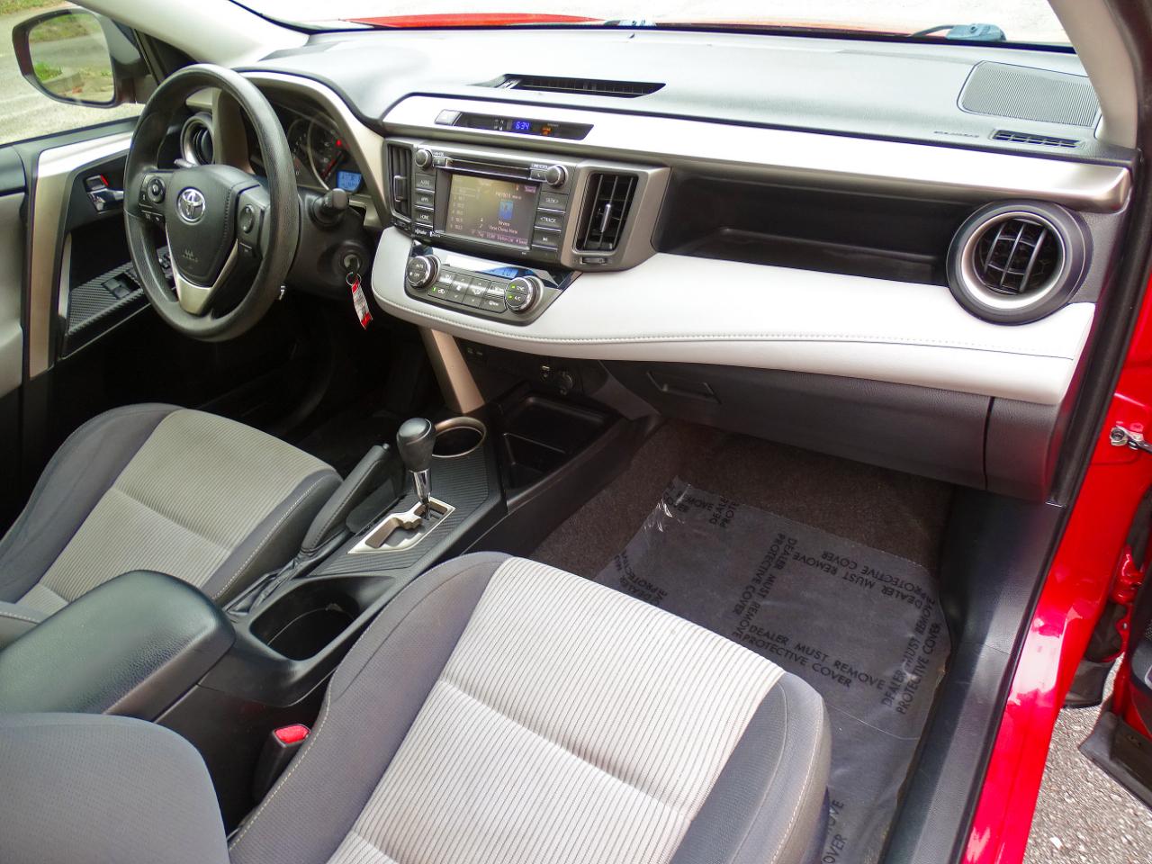 Toyota RAV4 FWD 4dr XLE (Natl) 2014