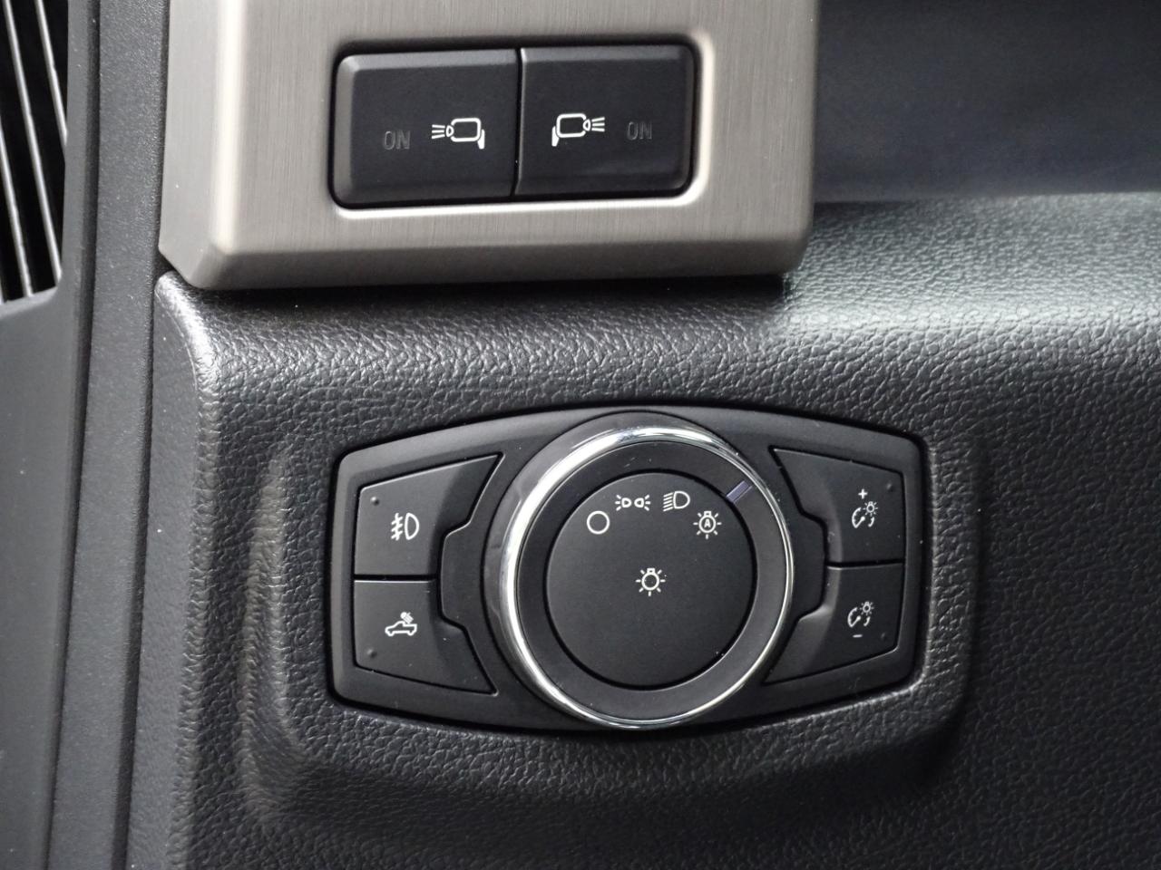 Ford F-150 4WD SuperCrew 145" Platinum 2015