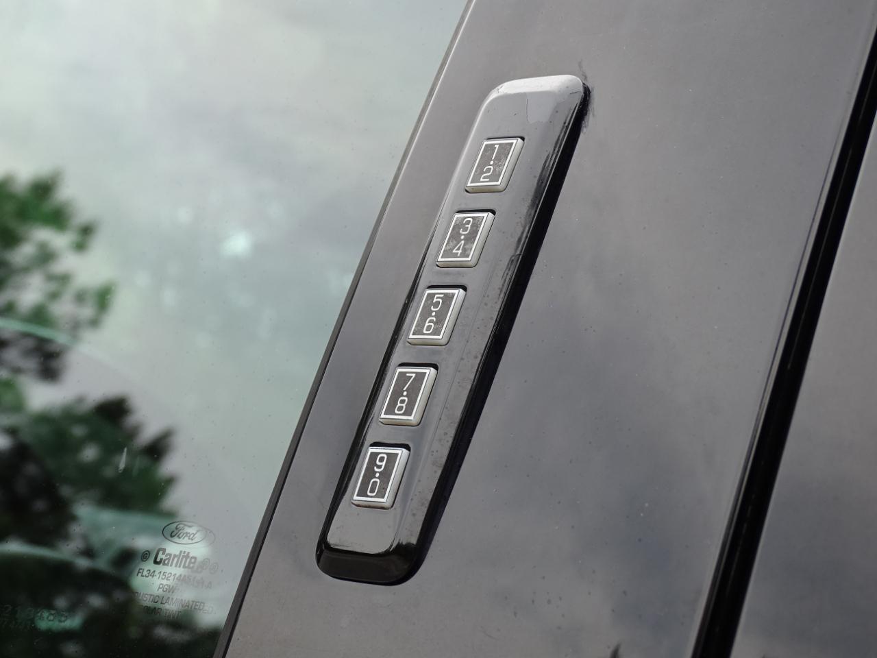 Ford F-150 4WD SuperCrew 145" Platinum 2015