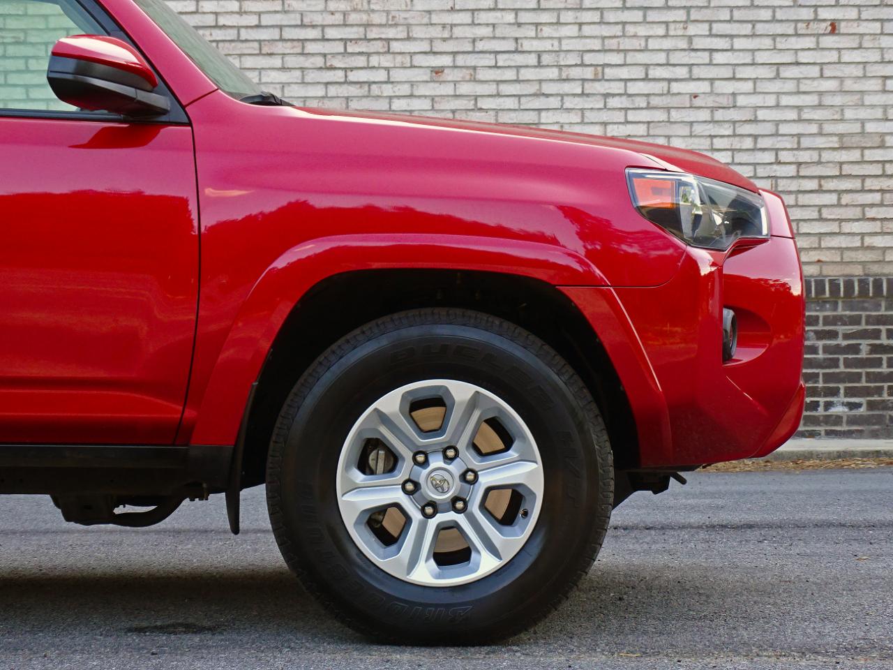 Toyota 4Runner SR5 2WD (Natl) 2024