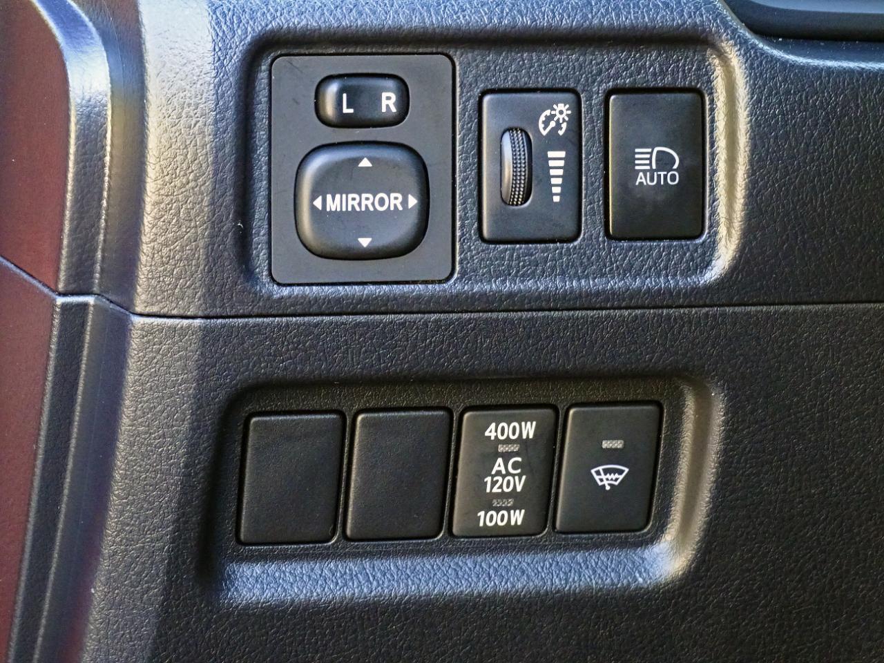 Toyota 4Runner SR5 2WD (Natl) 2024