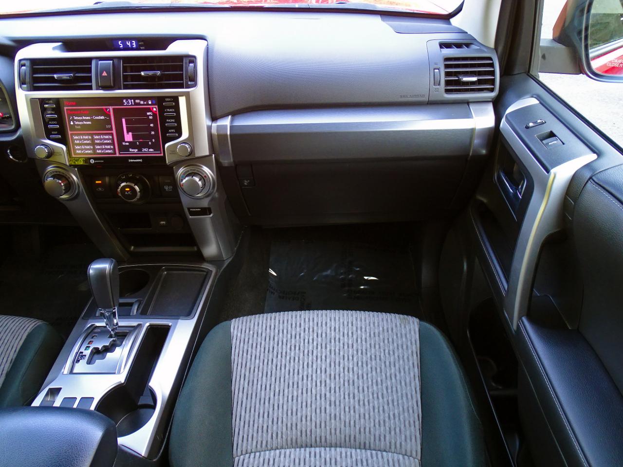 Toyota 4Runner SR5 2WD (Natl) 2024