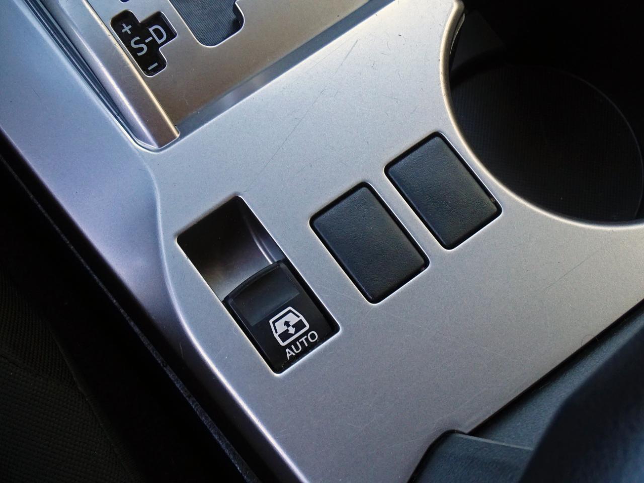 Toyota 4Runner SR5 2WD (Natl) 2024