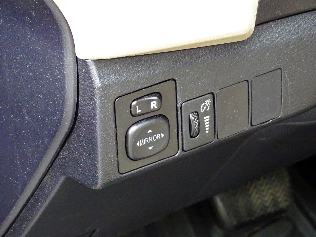 Toyota Corolla 4dr Sdn CVT LE (Natl) 2014