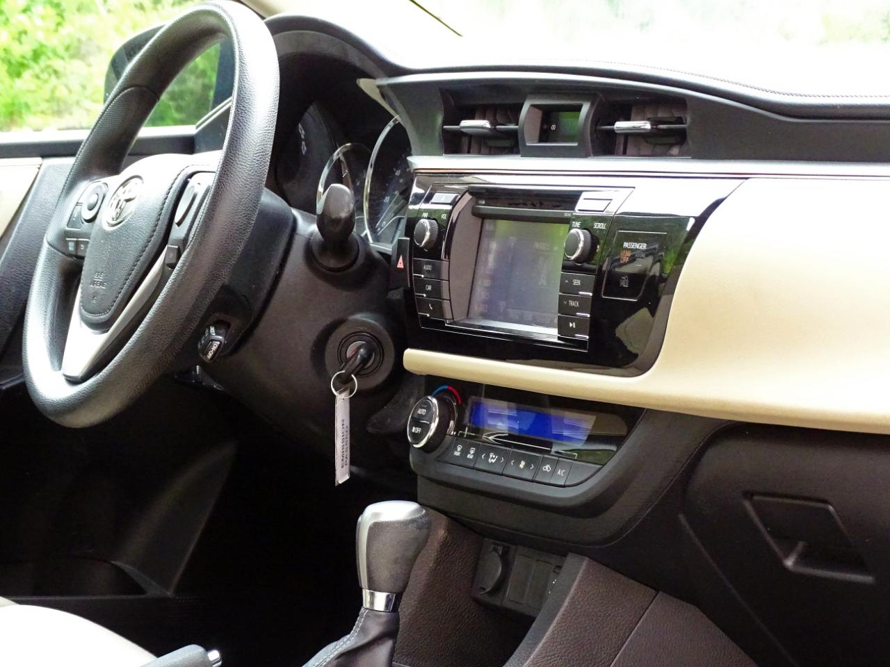 Toyota Corolla 4dr Sdn CVT LE (Natl) 2014