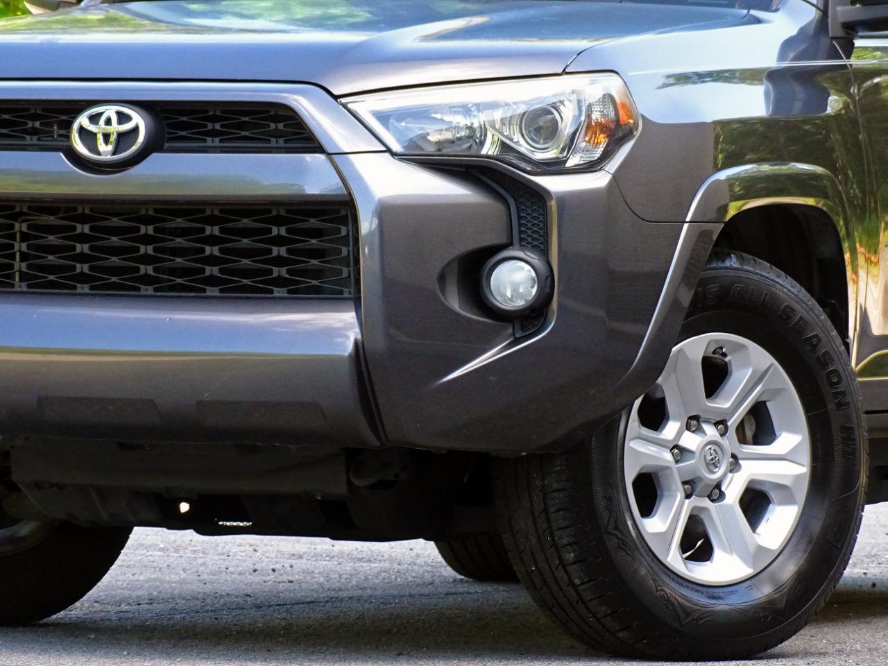 Toyota 4Runner RWD 4dr V6 SR5 (Natl) 2014