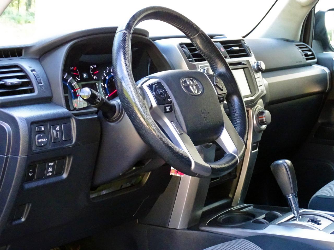 Toyota 4Runner RWD 4dr V6 SR5 (Natl) 2014