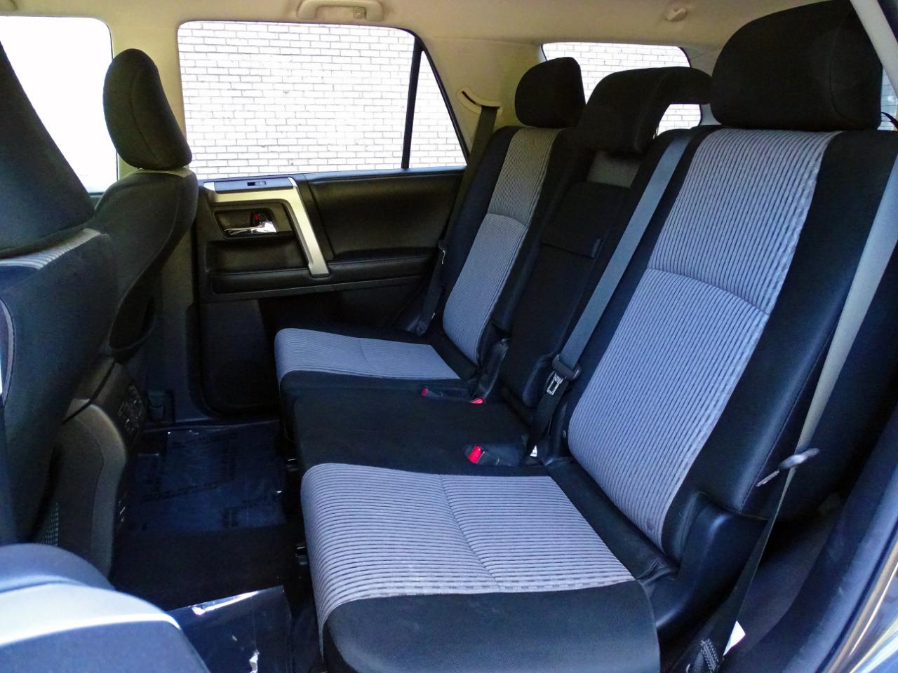 Toyota 4Runner RWD 4dr V6 SR5 (Natl) 2014