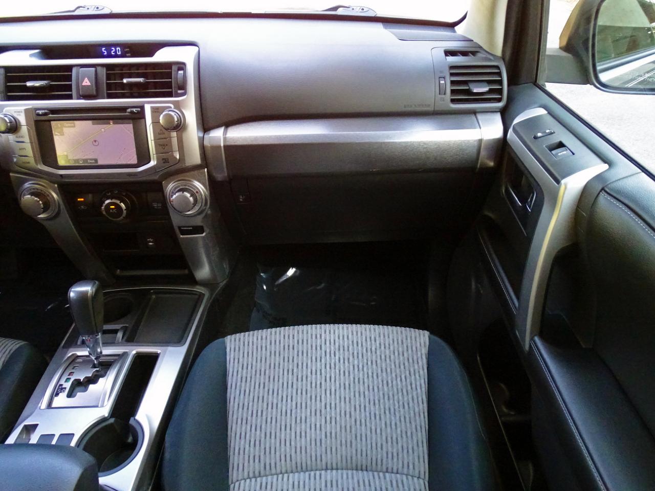 Toyota 4Runner RWD 4dr V6 SR5 (Natl) 2014