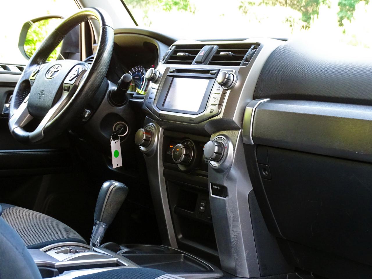 Toyota 4Runner RWD 4dr V6 SR5 (Natl) 2014