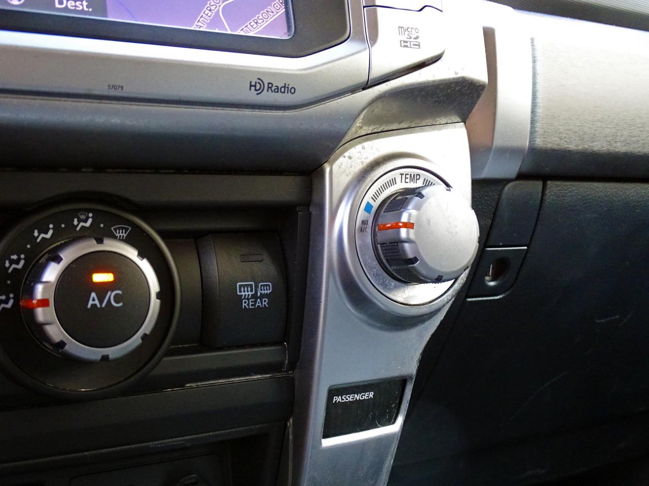Toyota 4Runner RWD 4dr V6 SR5 (Natl) 2014