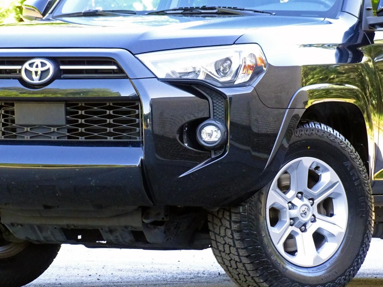 Toyota 4Runner SR5 2WD (Natl) 2024