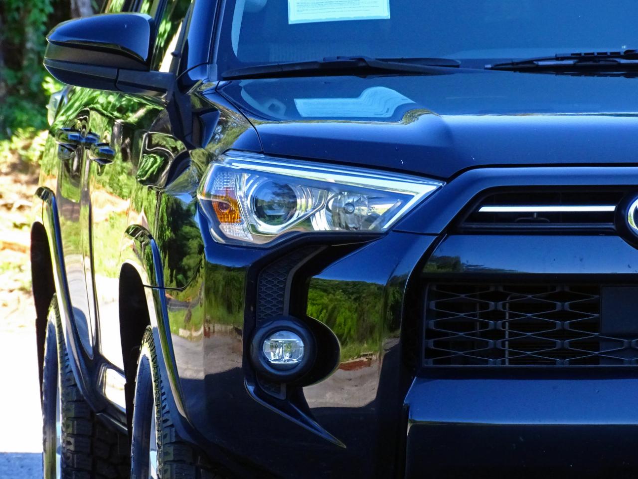 Toyota 4Runner SR5 2WD (Natl) 2024