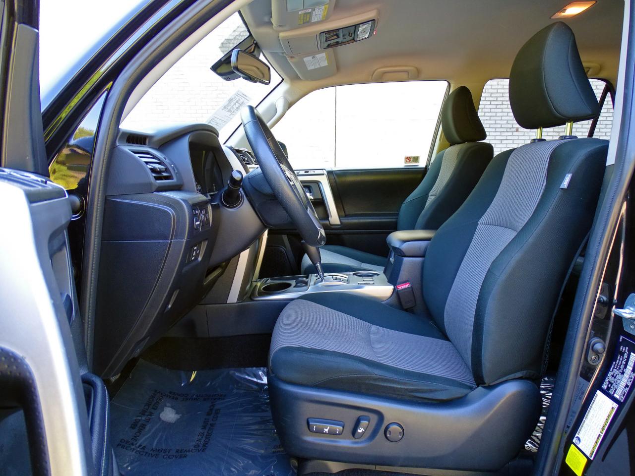 Toyota 4Runner SR5 2WD (Natl) 2024