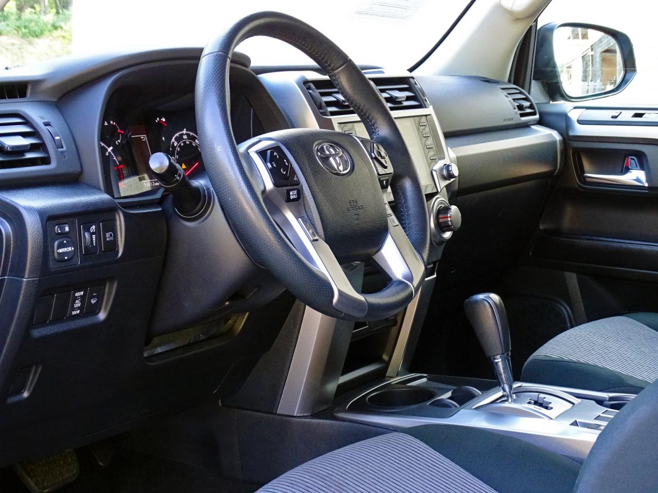 Toyota 4Runner SR5 2WD (Natl) 2024