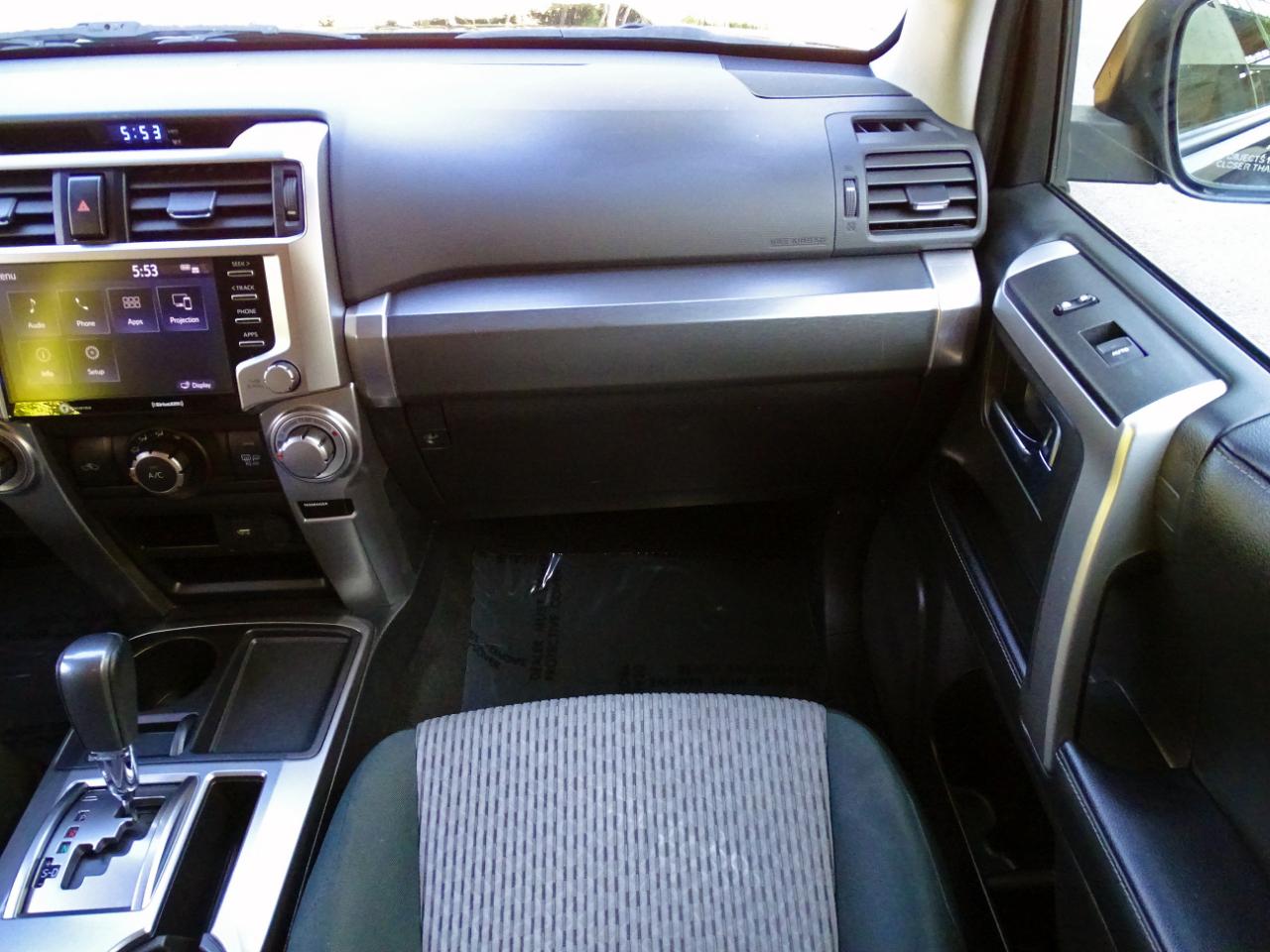 Toyota 4Runner SR5 2WD (Natl) 2024