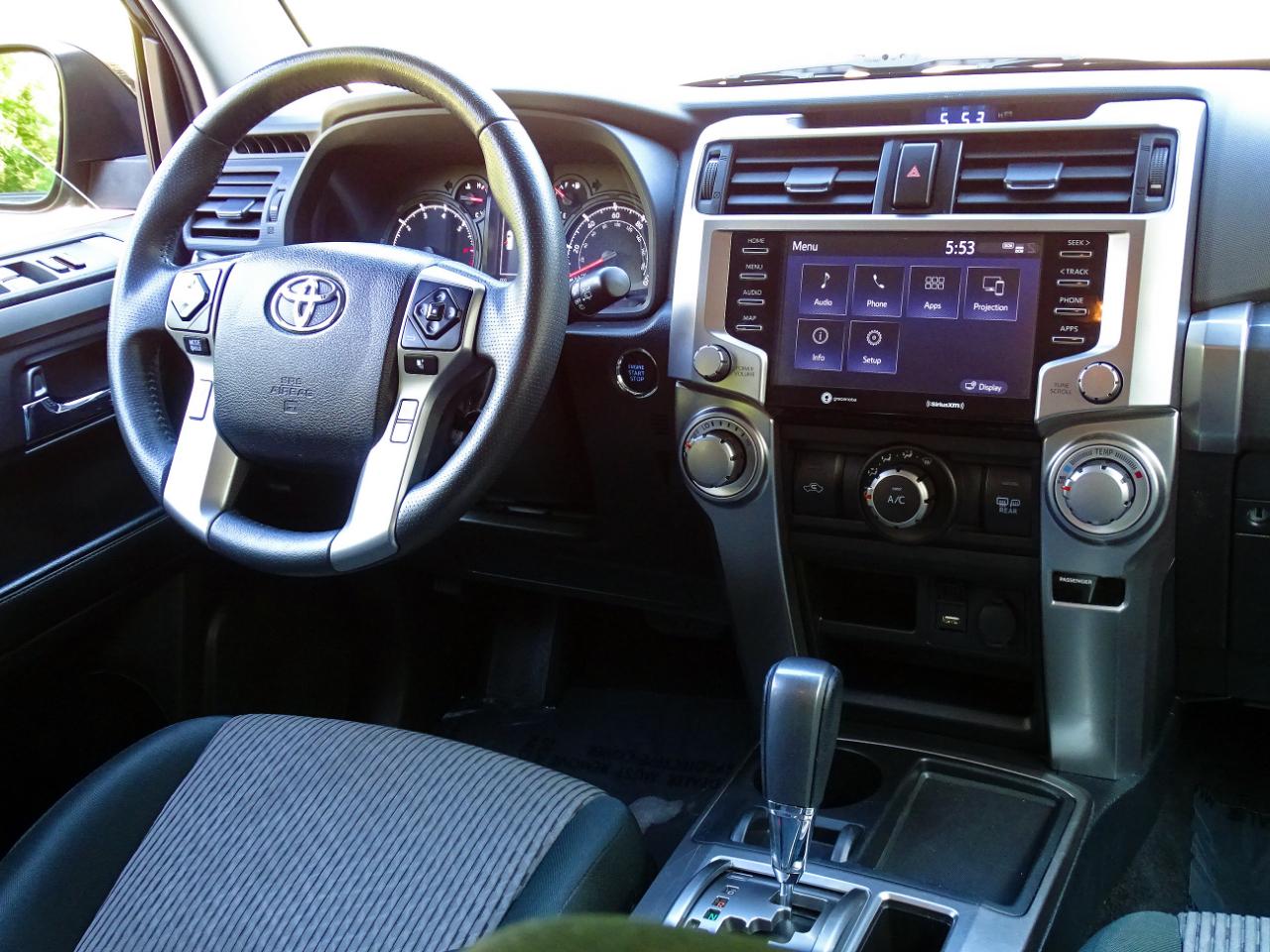 Toyota 4Runner SR5 2WD (Natl) 2024