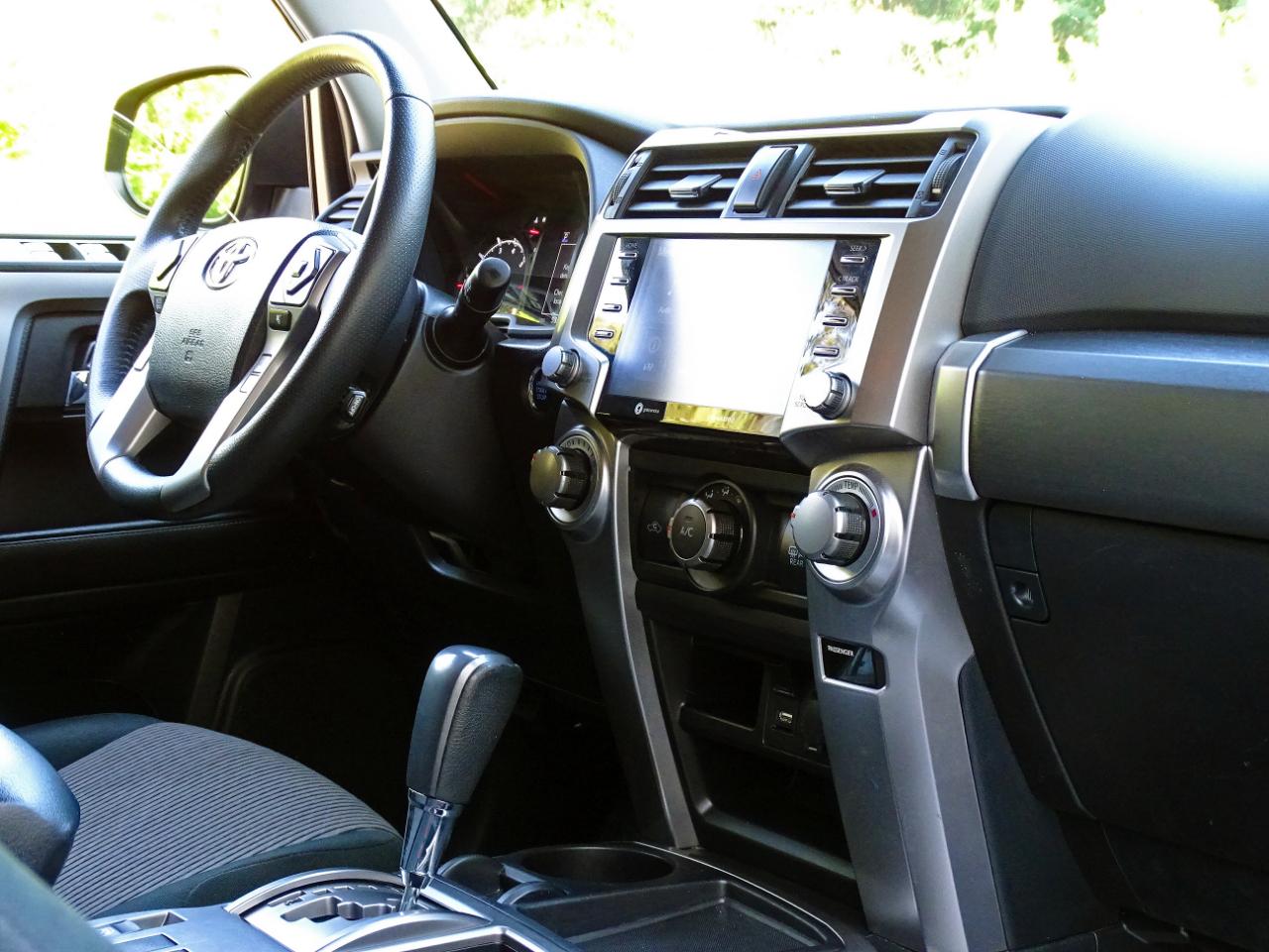 Toyota 4Runner SR5 2WD (Natl) 2024