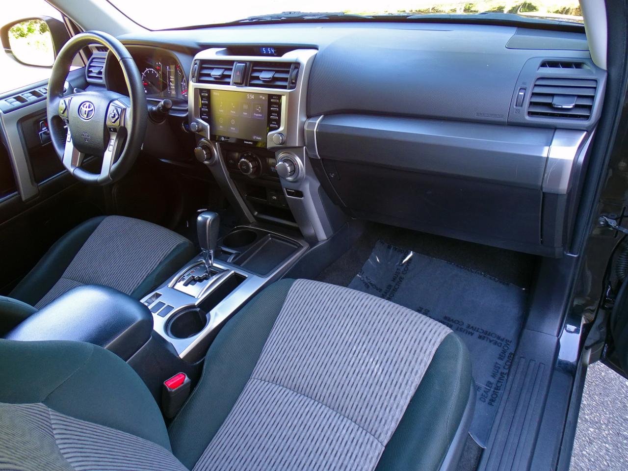 Toyota 4Runner SR5 2WD (Natl) 2024