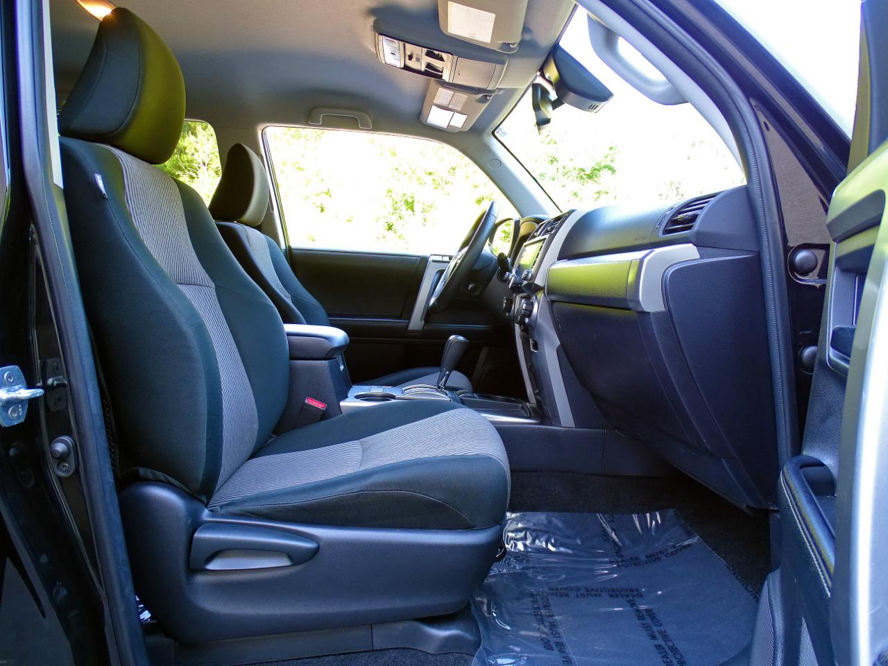 Toyota 4Runner SR5 2WD (Natl) 2024