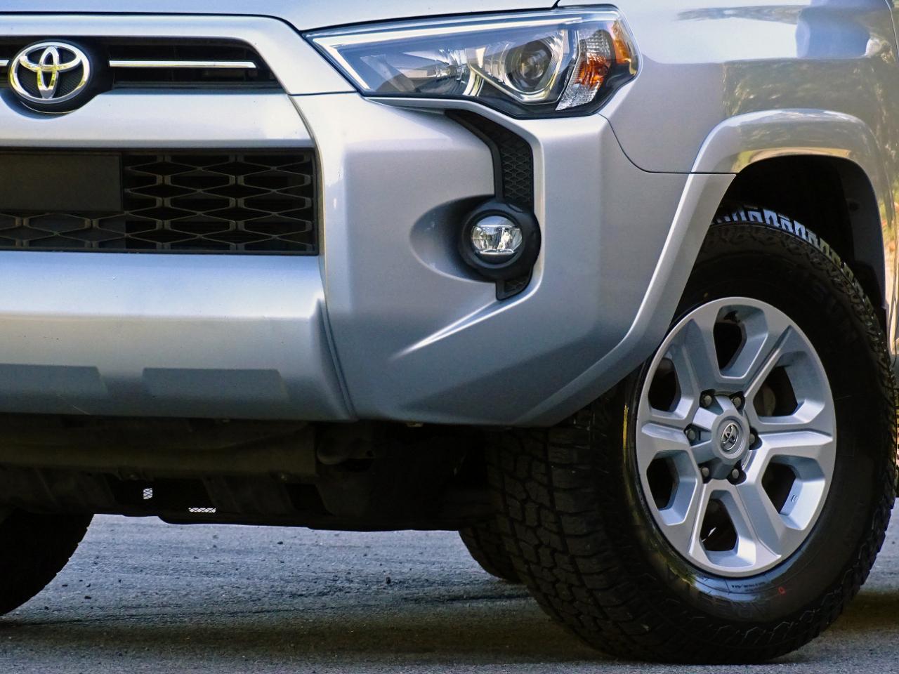 Toyota 4Runner SR5 2WD (Natl) 2024