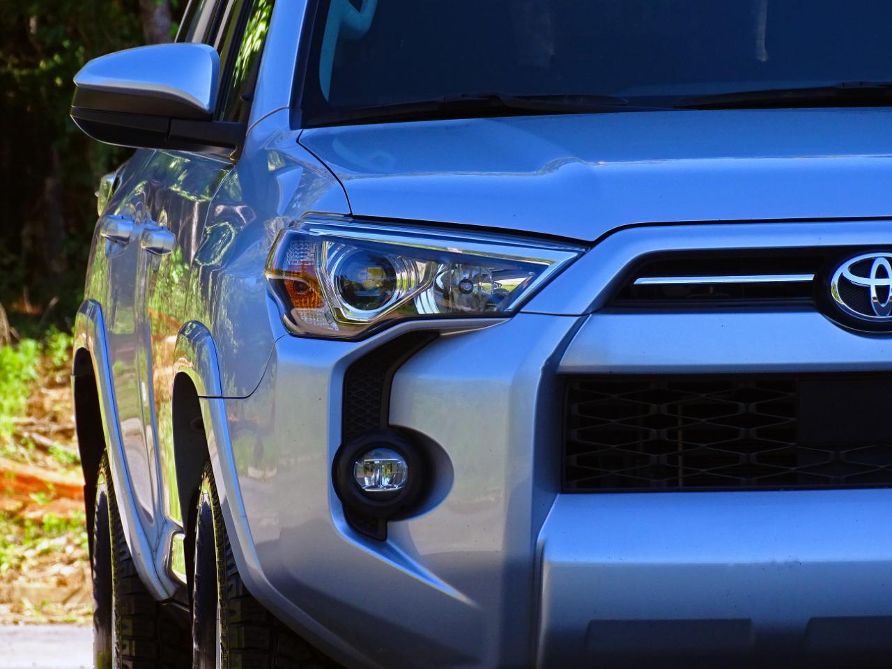 Toyota 4Runner SR5 2WD (Natl) 2024