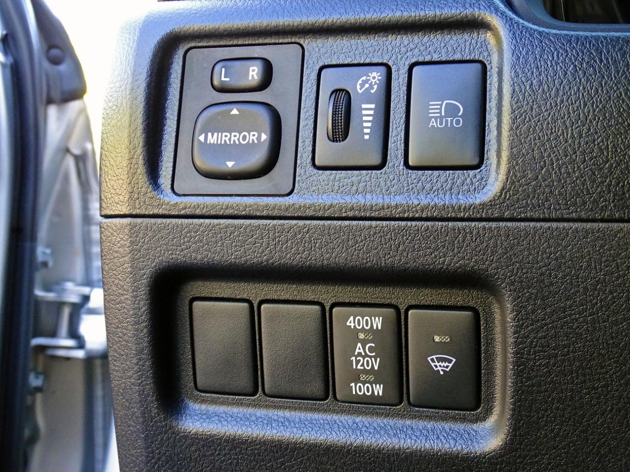 Toyota 4Runner SR5 2WD (Natl) 2024