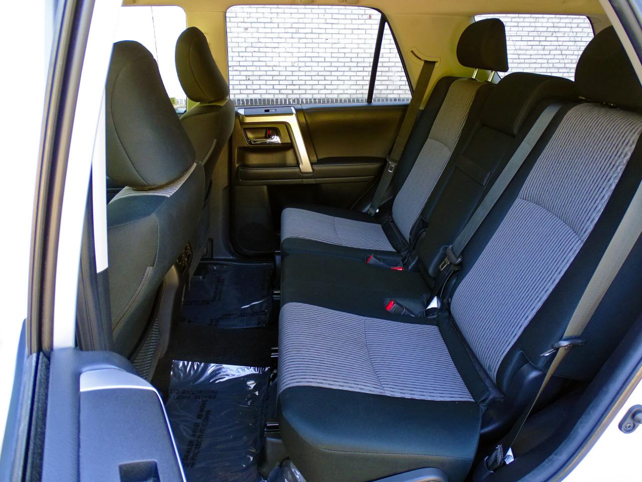 Toyota 4Runner SR5 2WD (Natl) 2024