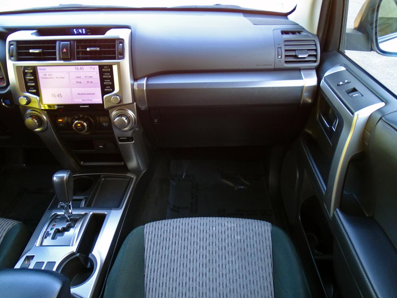 Toyota 4Runner SR5 2WD (Natl) 2024