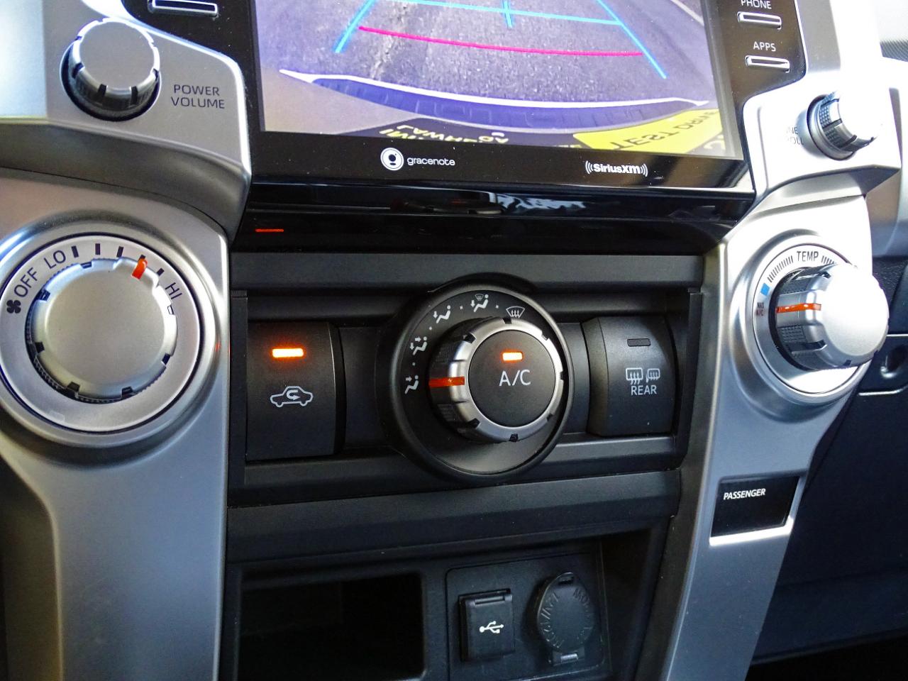Toyota 4Runner SR5 2WD (Natl) 2024