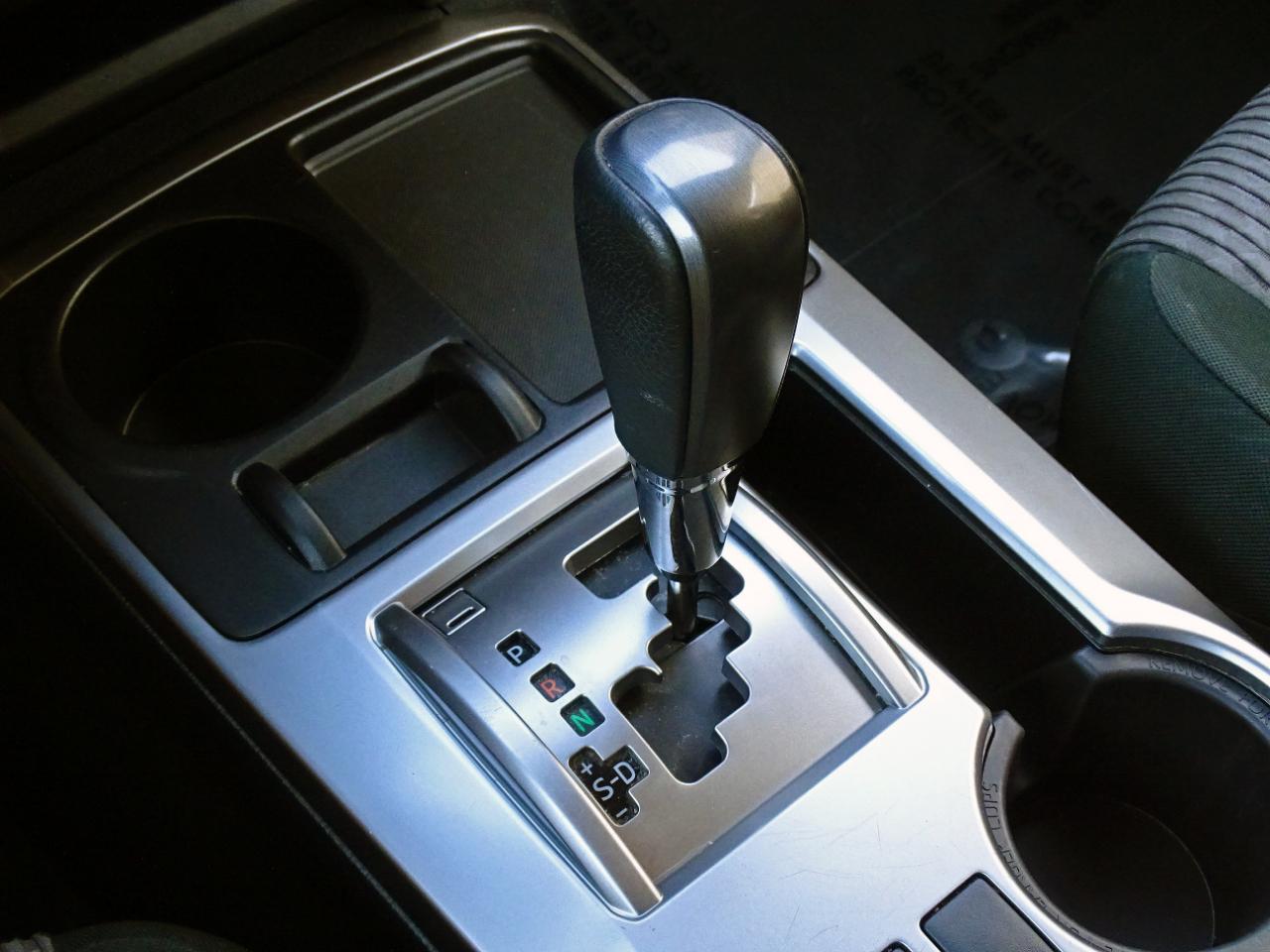 Toyota 4Runner SR5 2WD (Natl) 2024
